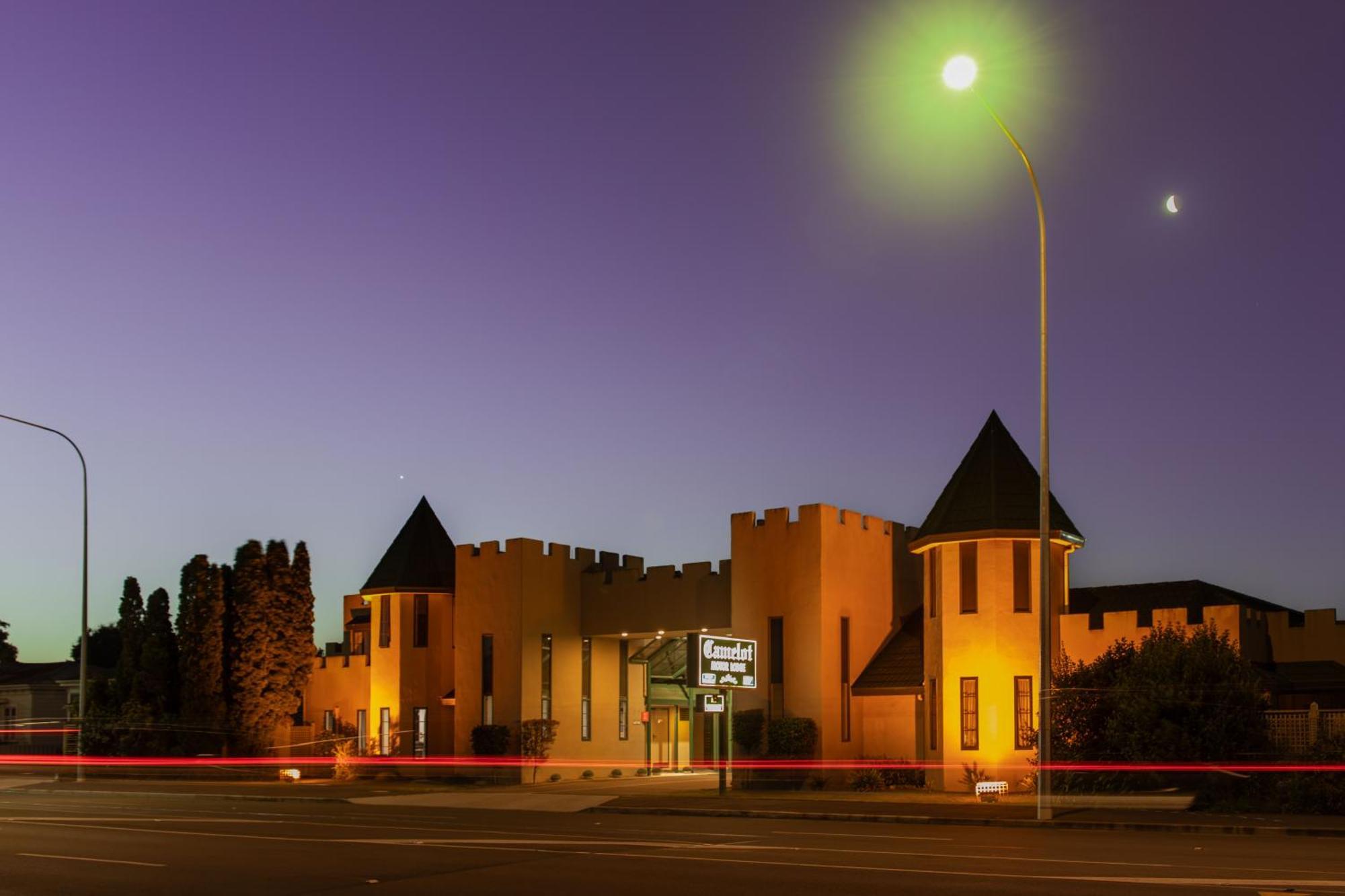 Camelot Motor Lodge And Conference Centre Палмерстън Норт Екстериор снимка