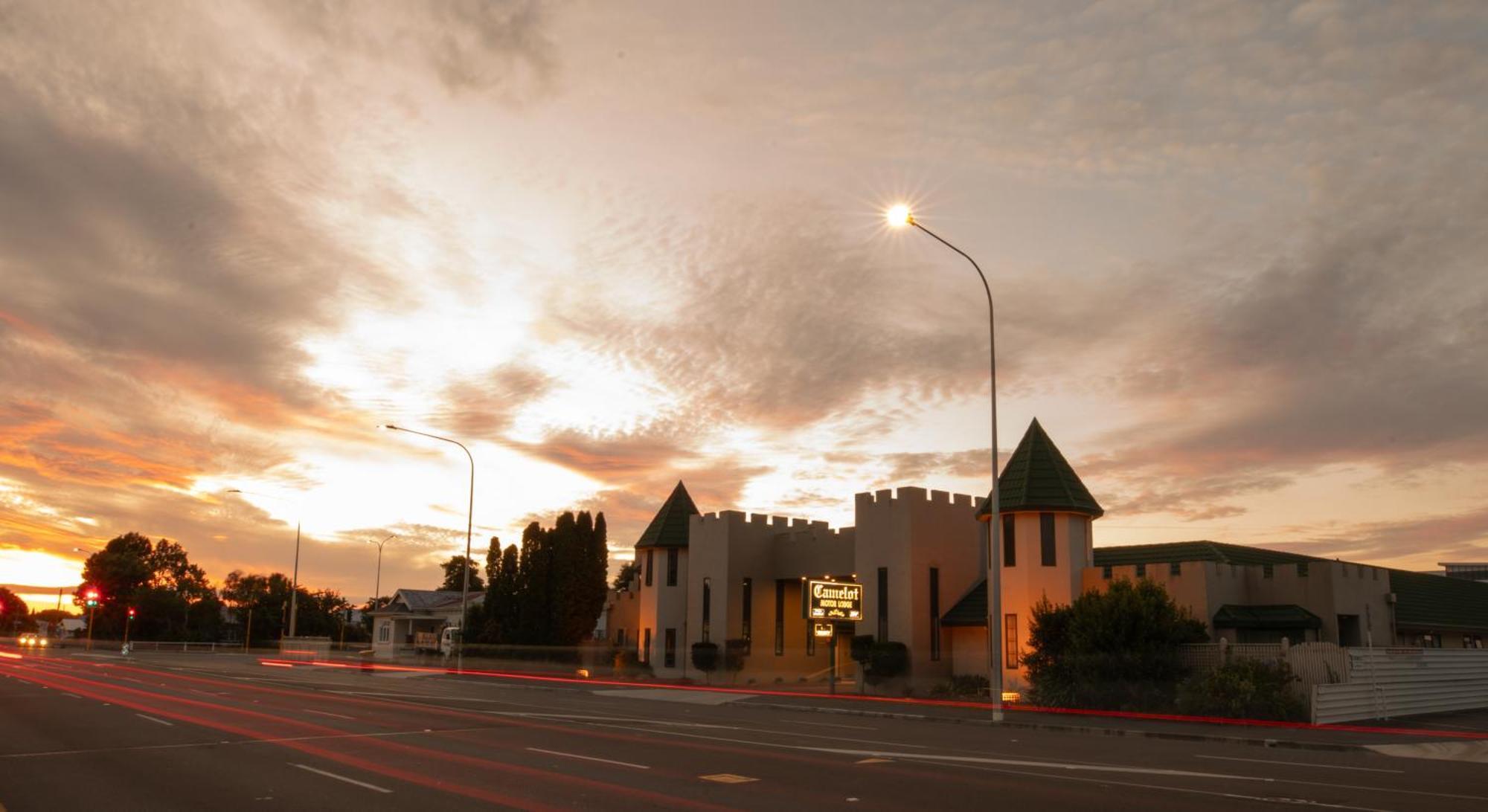 Camelot Motor Lodge And Conference Centre Палмерстън Норт Екстериор снимка