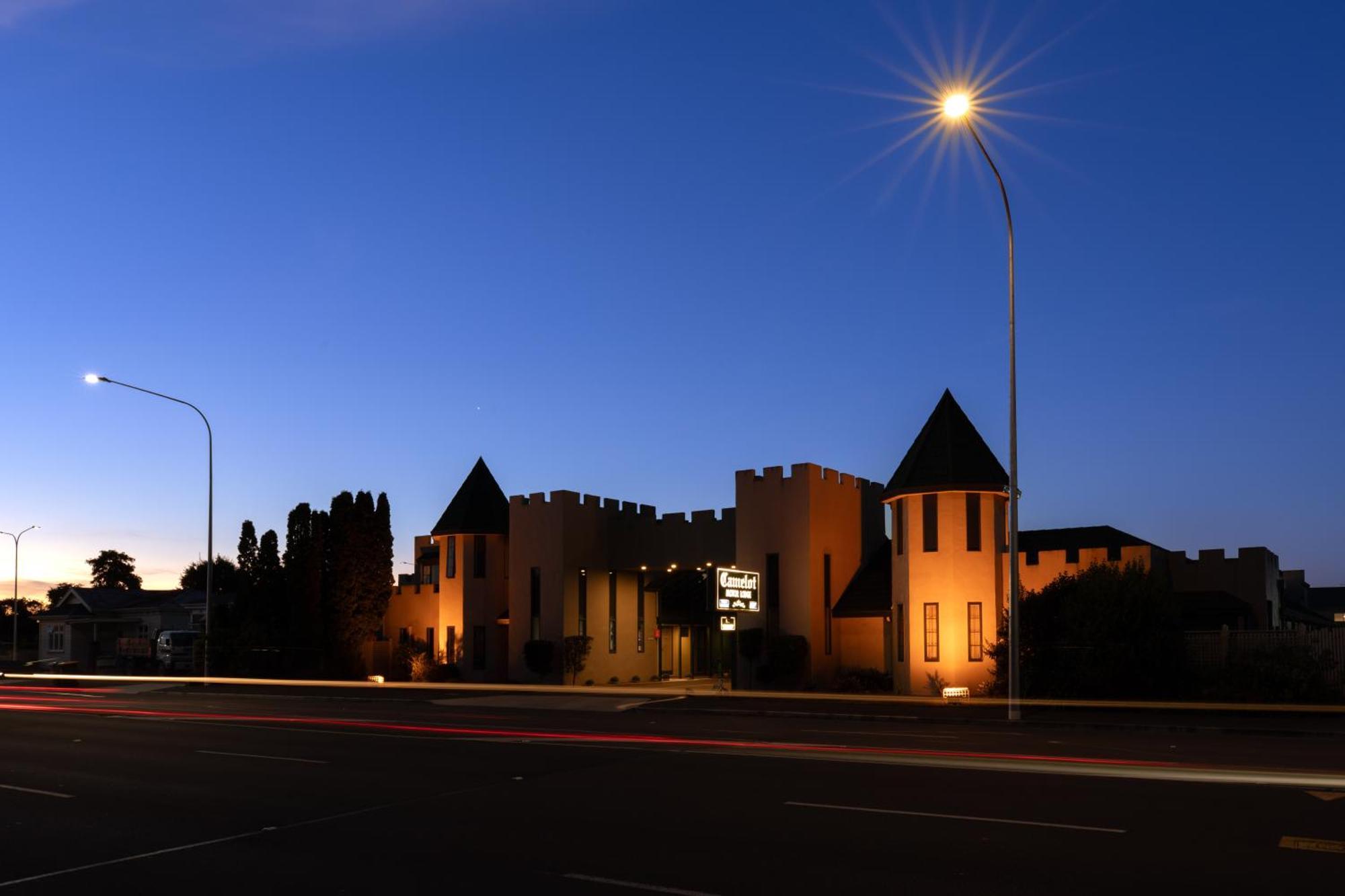 Camelot Motor Lodge And Conference Centre Палмерстън Норт Екстериор снимка